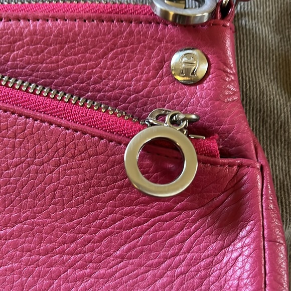 Vintage Etienne Aigner Small Leather Handbag! Gorgeous! Fuschia Pink Leather. - Picture 6 of 8